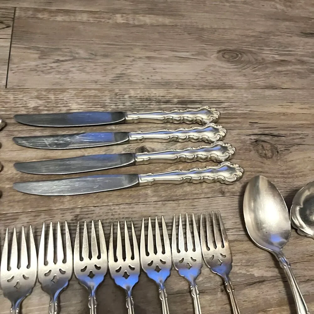 Modern Baroque by Community Oneida Silverplate Flatware Service ~8 41 Pieces